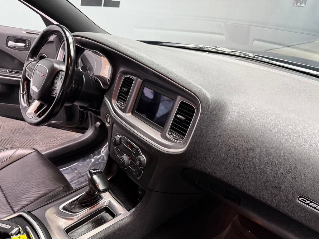 Used 2020 Dodge Charger SXT w/ Leather Interior Group RWD image 49