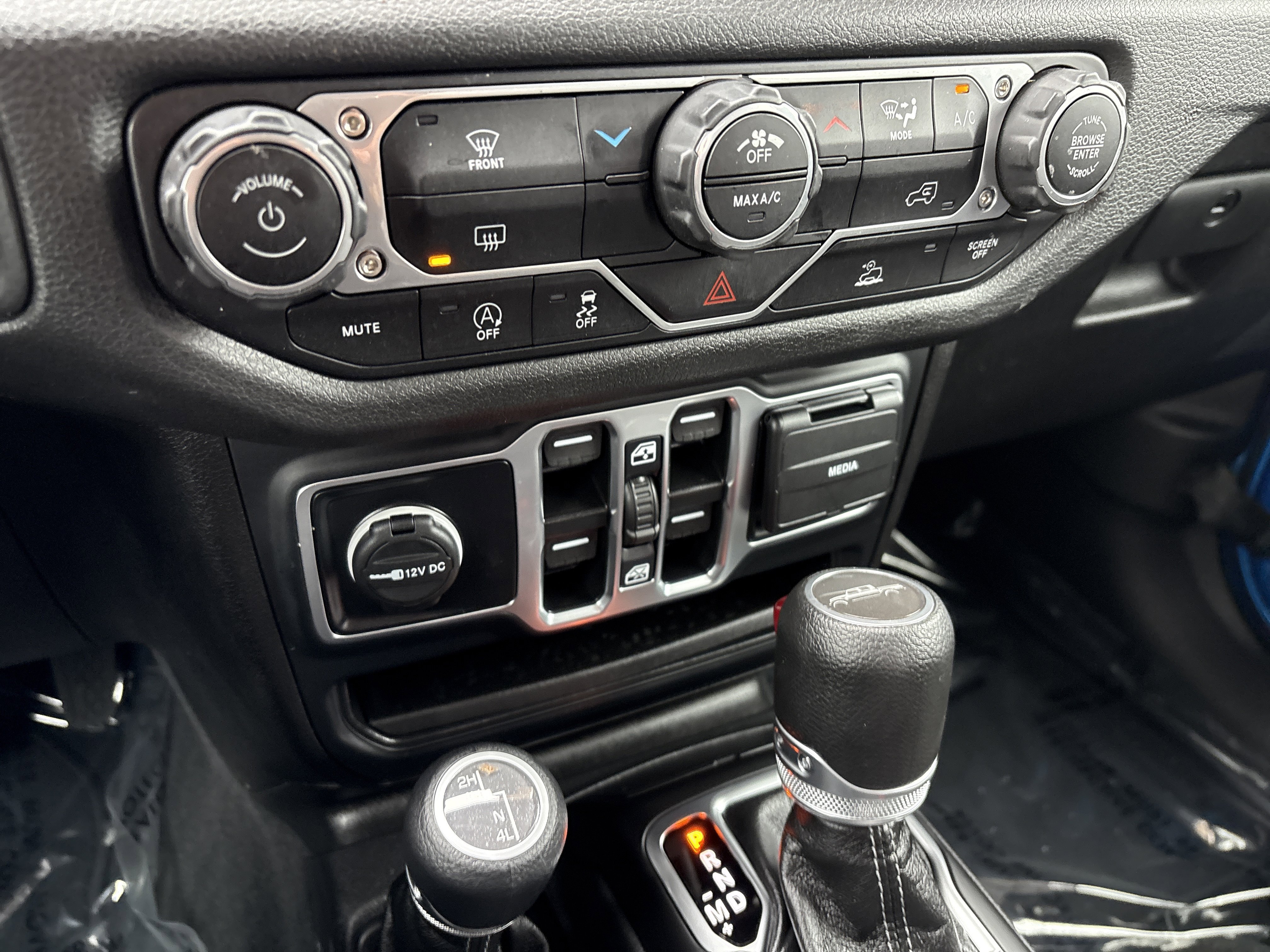 Certified 2025 Jeep Gladiator Nighthawk image 29