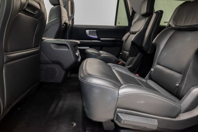 Used 2025 Ford Expedition Platinum AWD/4WD image 31