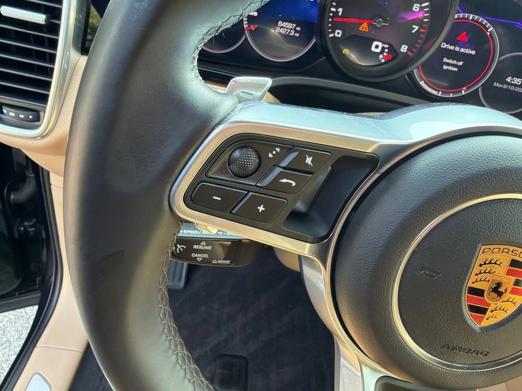 Used 2020 Porsche Cayenne AWD/4WD image 16