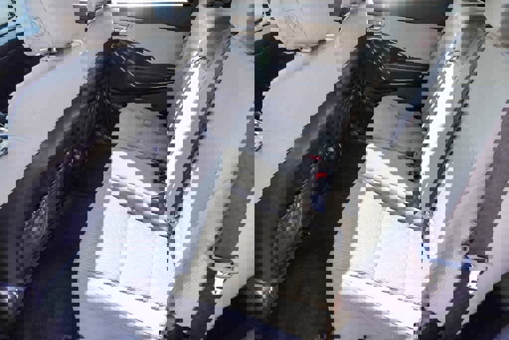 Used 2018 Hyundai Santa Fe SE image 17