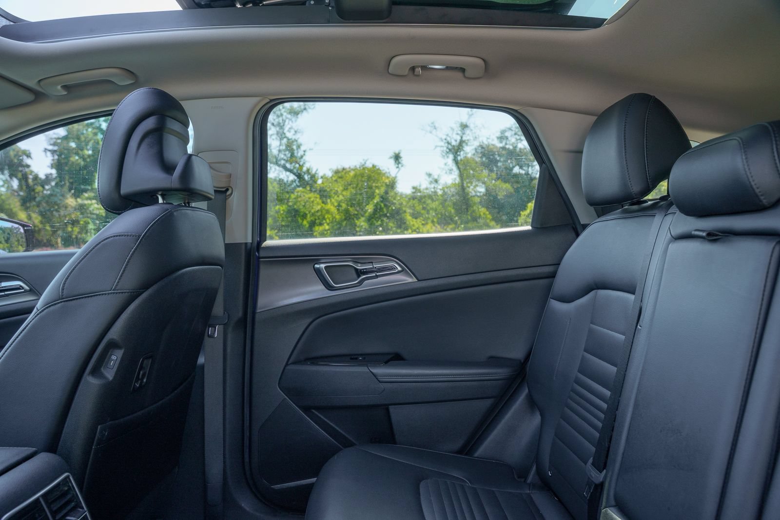Used 2023 Kia Sportage SX FWD image 18
