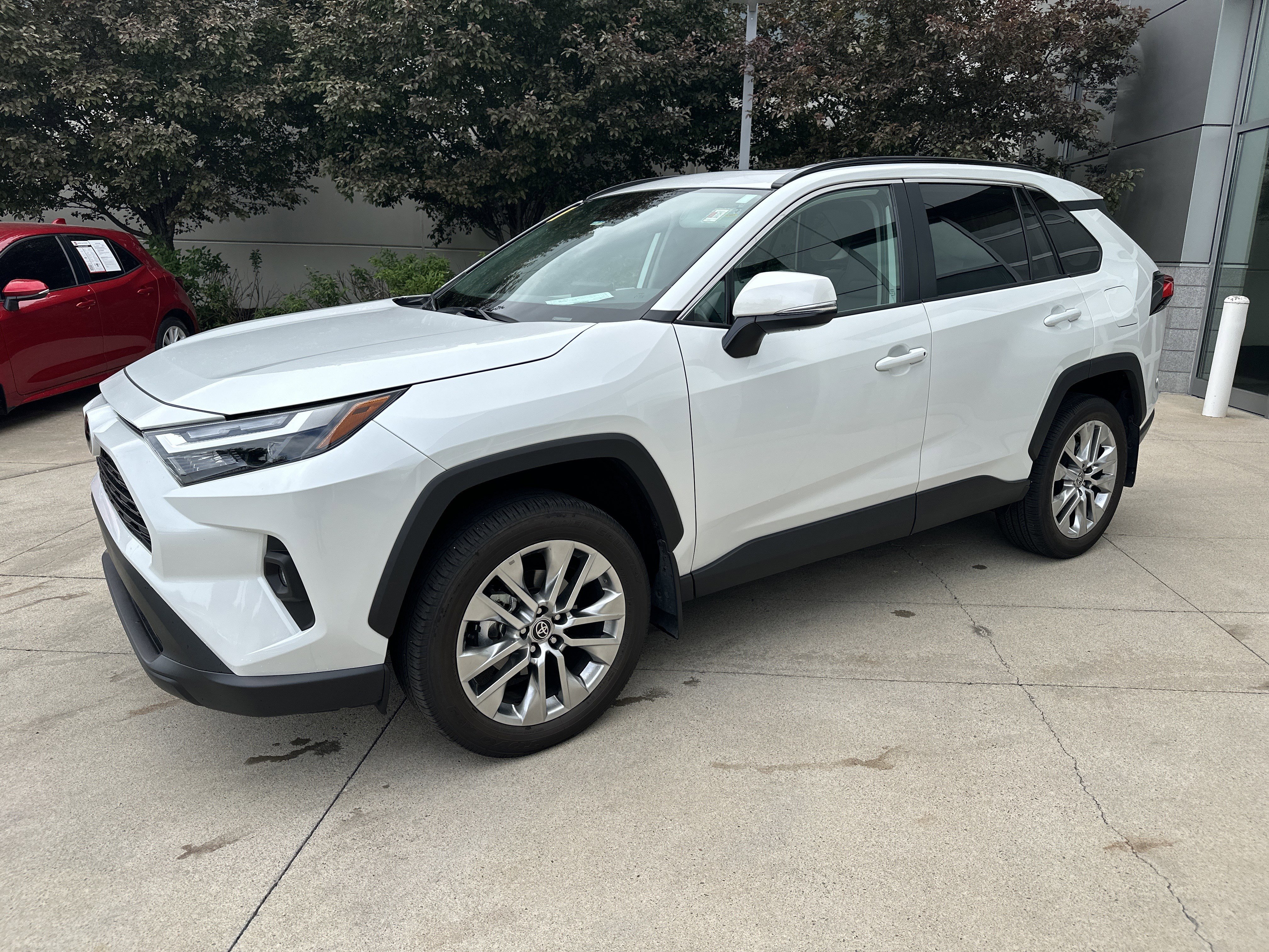 Used 2024 Toyota RAV4 XLE Premium w/ Weather Package AWD/4WD image 5