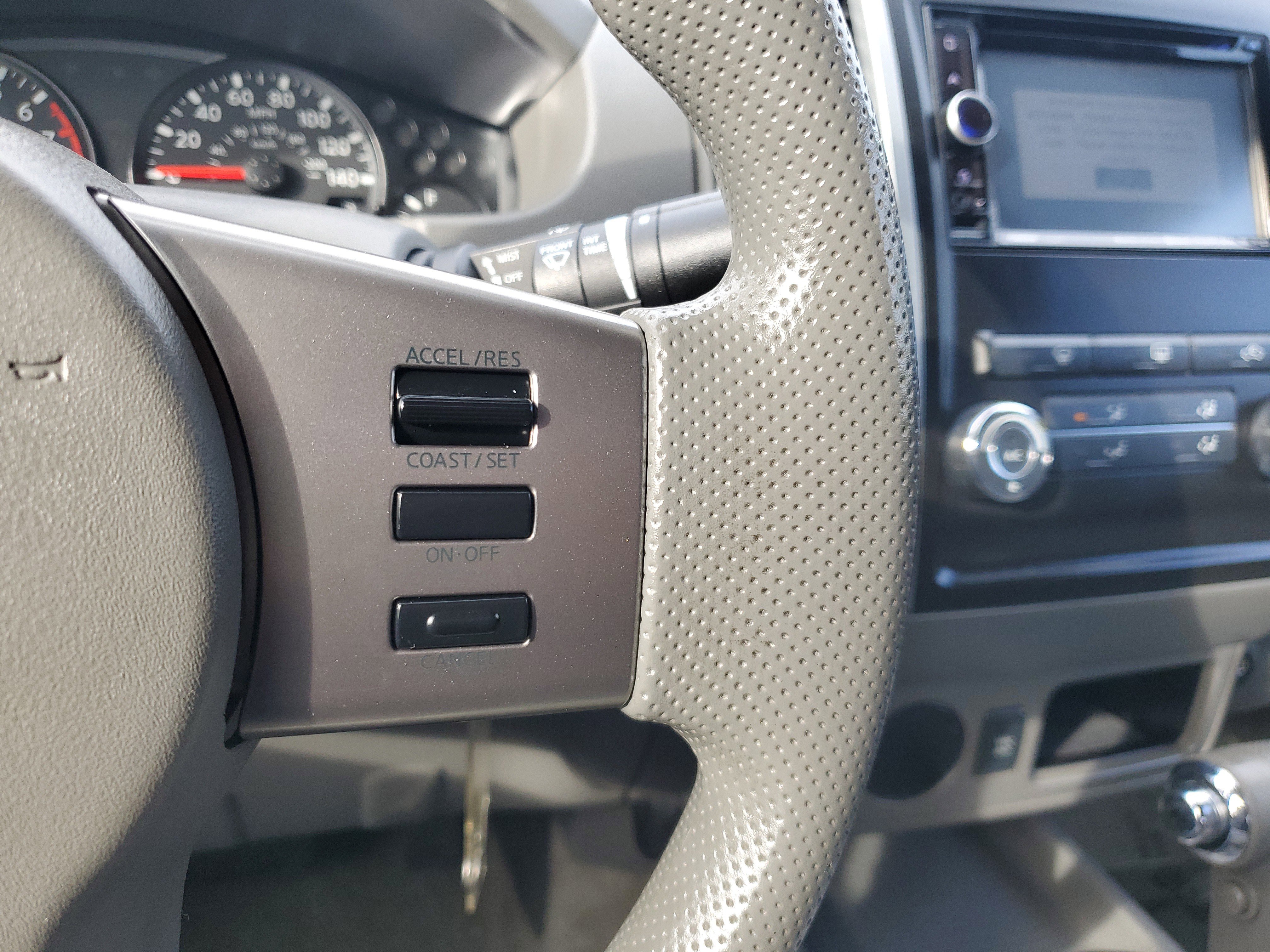 Used 2011 Nissan Frontier SV image 18