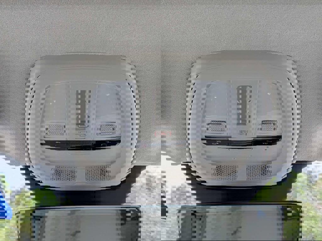 New 2026 Volvo XC90 T8 Ultra w/ Lounge Package image 23