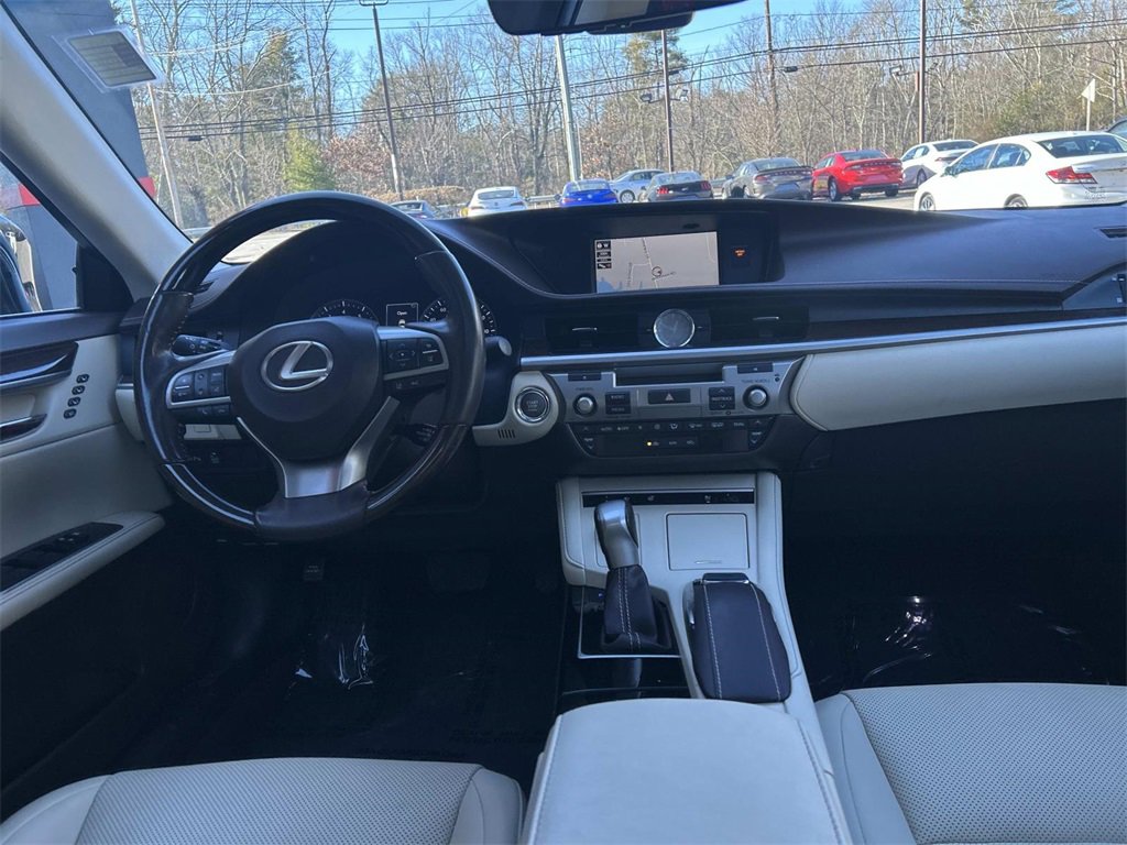 Used 2017 Lexus ES 350 w/ Navigation System Package image 16