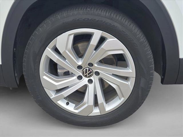 Used 2021 Volkswagen Atlas SE w/ Panoramic Sunroof Package FWD image 22