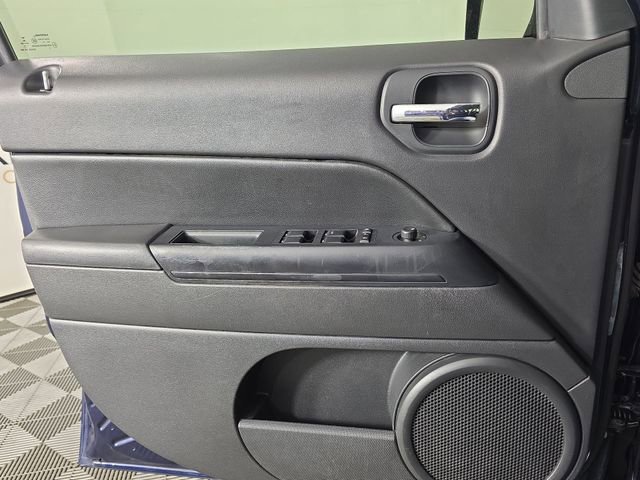 Used 2016 Jeep Patriot Sport w/ Power Value Group image 32