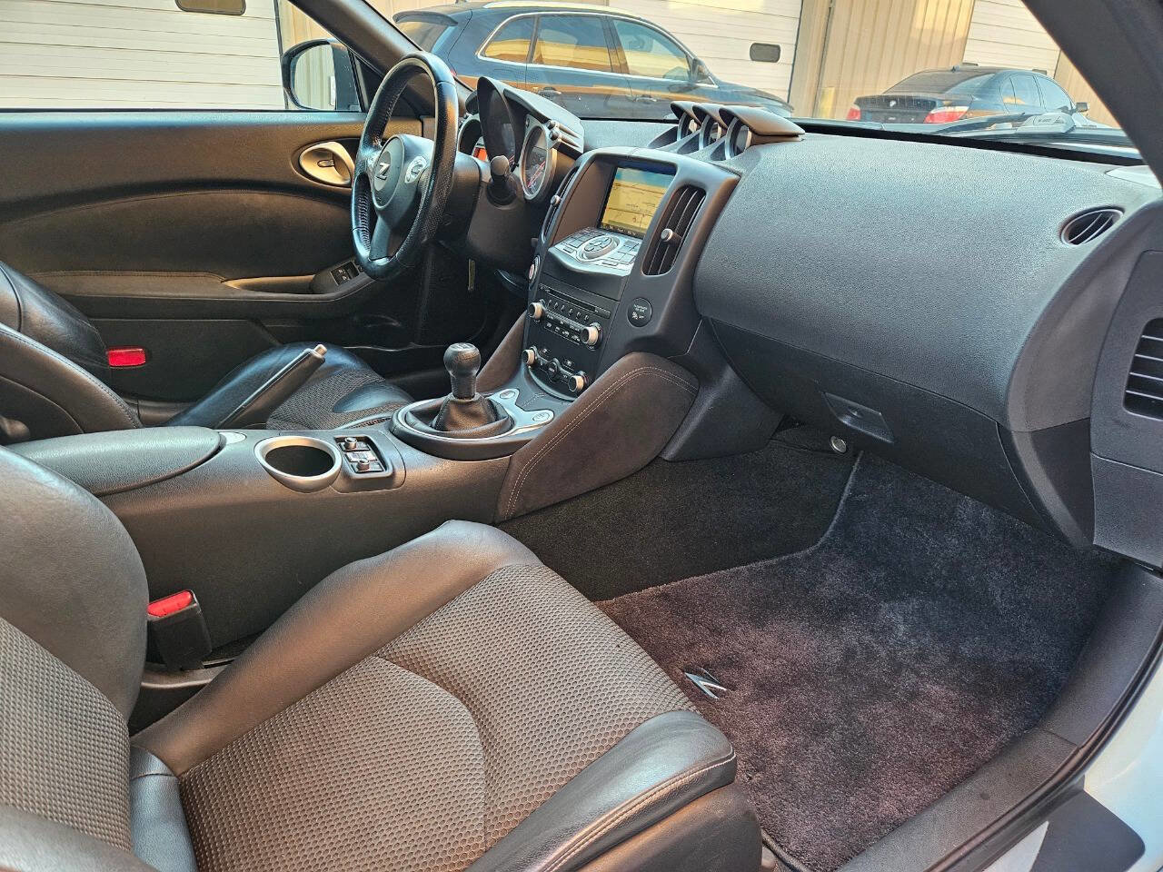 Used 2010 Nissan 370Z Touring w/ Sport Pkg RWD image 15