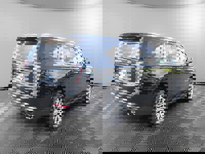 New 2025 Chevrolet Suburban Premier image 6