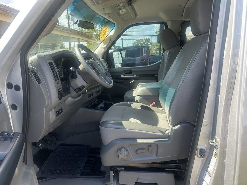 Used 2019 Nissan NV 3500 SV w/ Navigation Package RWD image 9