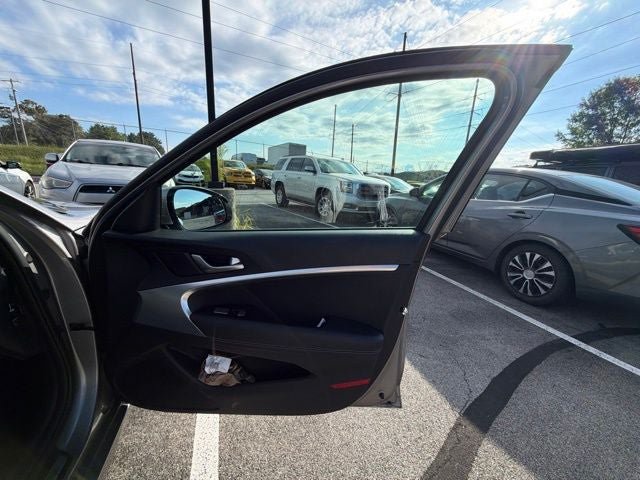 Used 2023 Genesis G70 2.0T RWD image 23