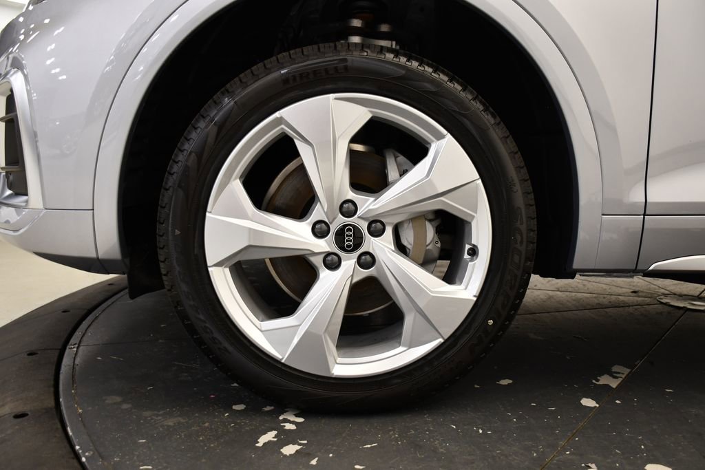 Used 2025 Audi Q5 2.0T Premium Plus w/ Premium Plus Package image 14
