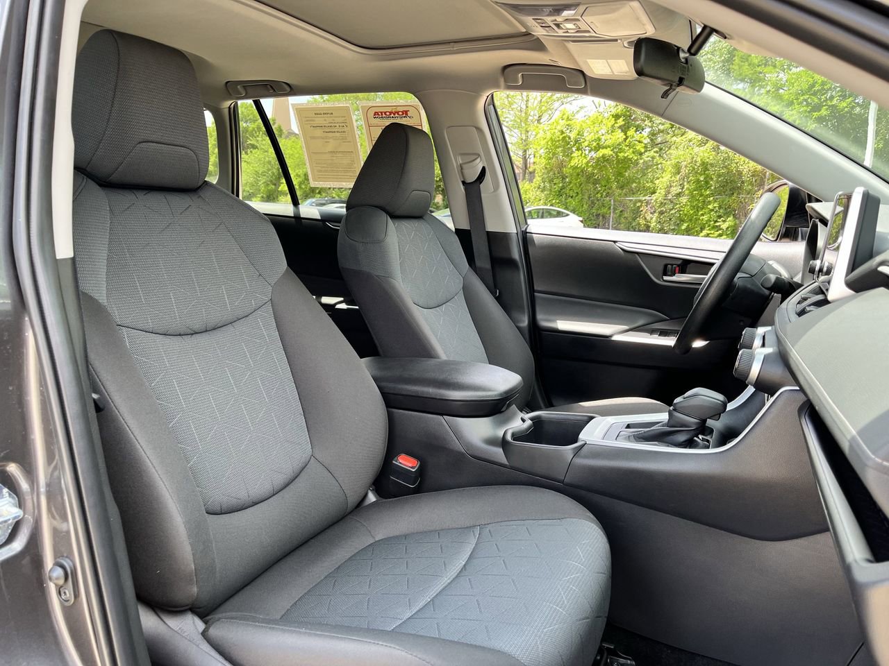 Used 2025 Toyota RAV4 XLE w/ Convenience Package FWD image 26