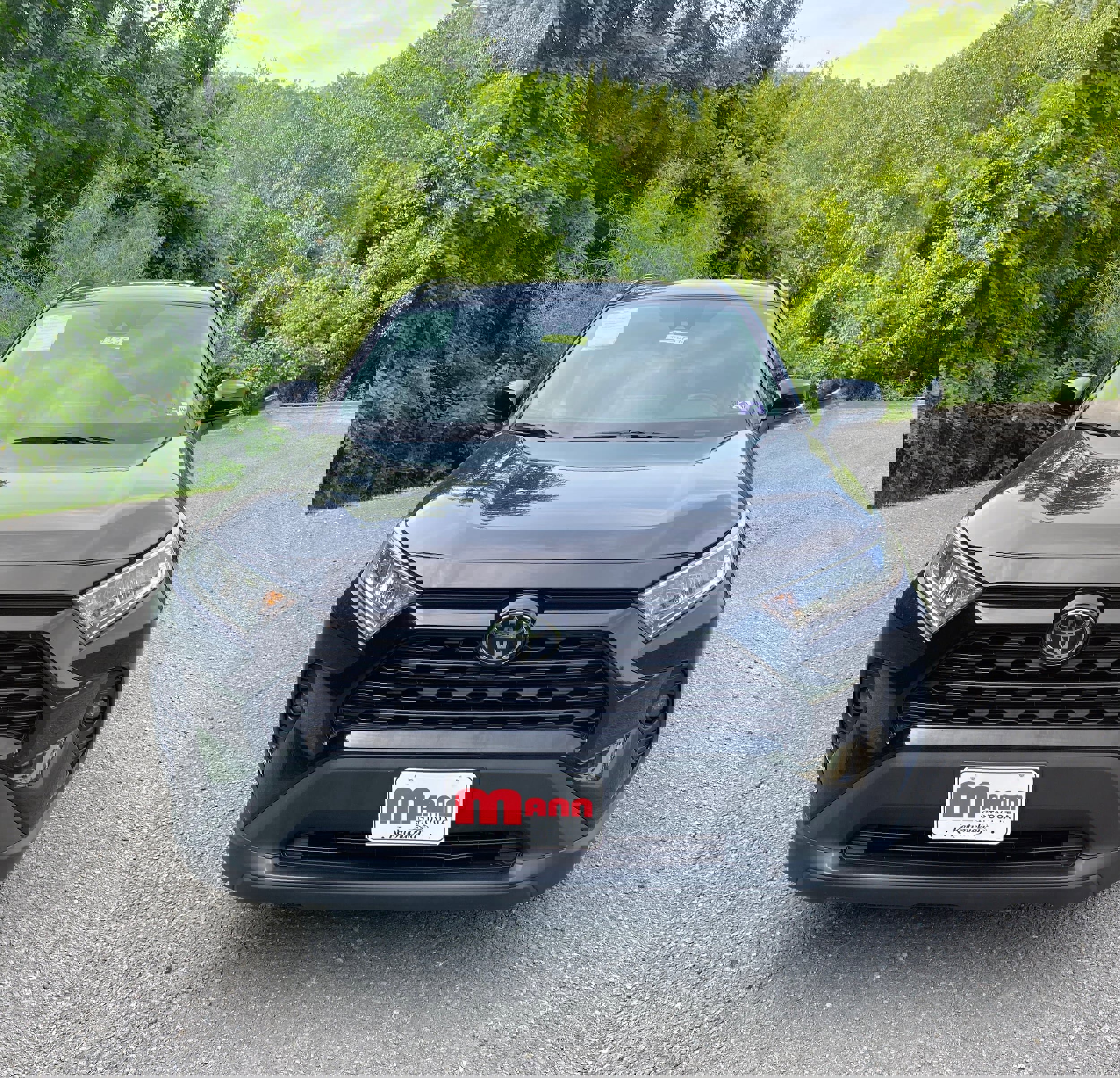 Used 2021 Toyota RAV4 XLE image 3