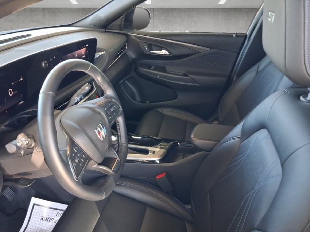 Used 2025 Buick Envista Sport Touring w/ Convenience I Package FWD image 24