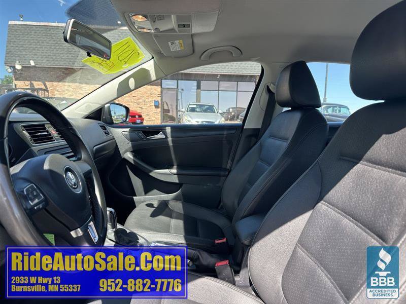 Used 2011 Volkswagen Jetta SE FWD image 10