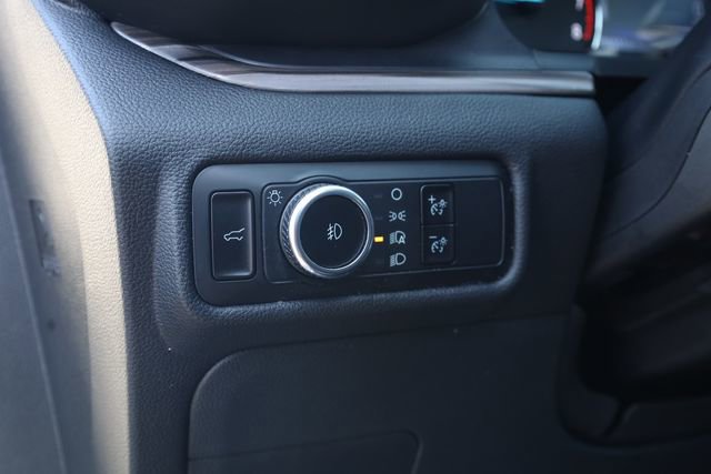Used 2023 Ford Explorer Limited image 13