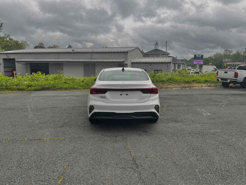 Used 2023 Kia Forte LXS image 6