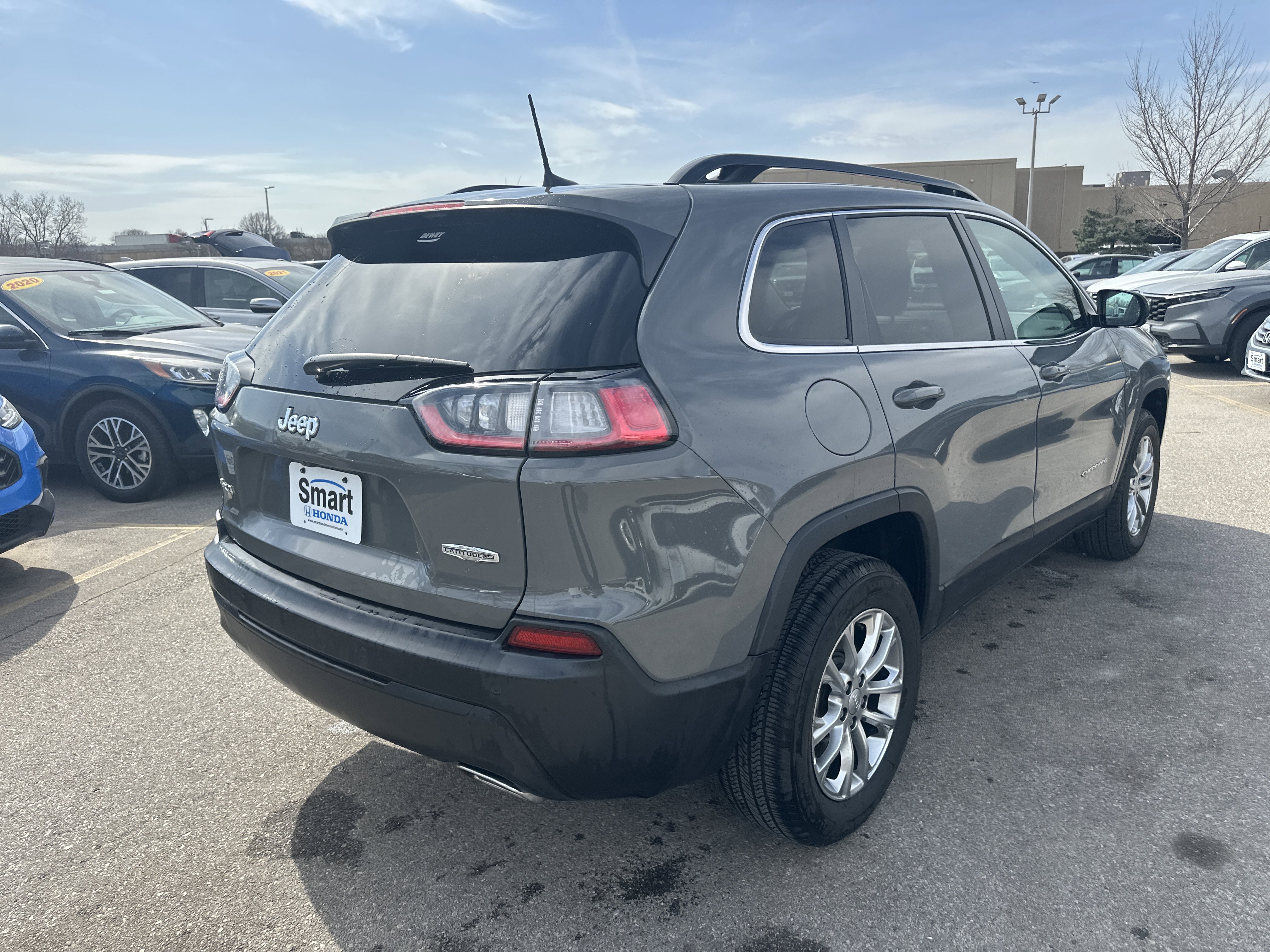 Used 2022 Jeep Cherokee Latitude Lux image 4