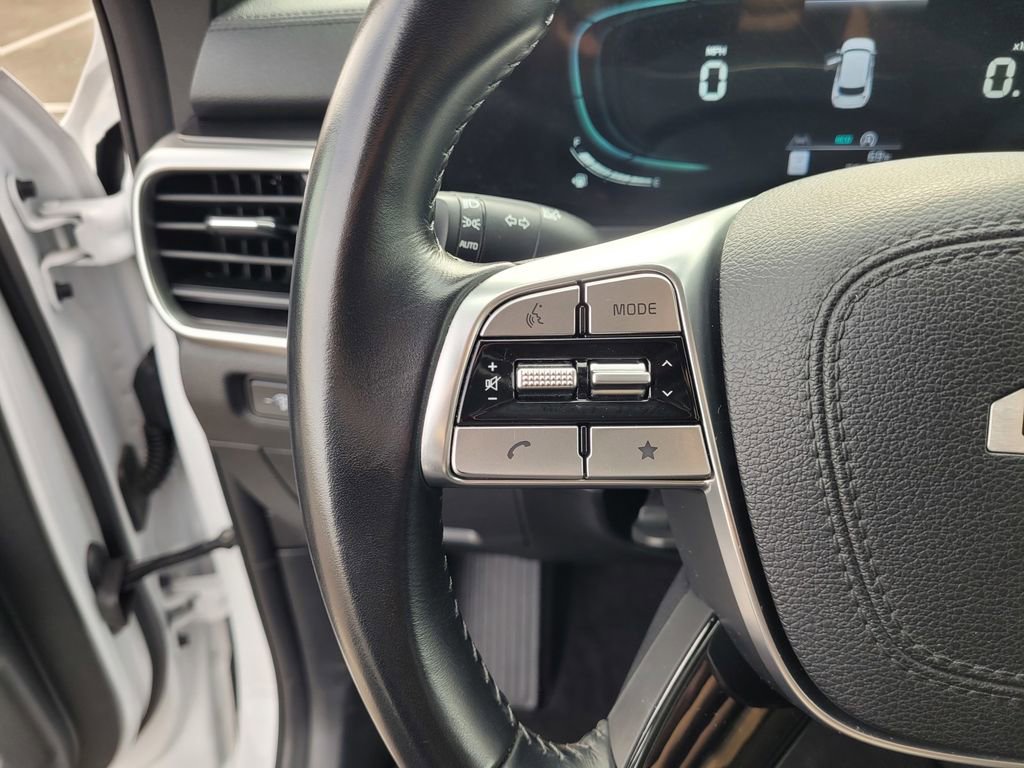 Used 2024 Kia Telluride LX image 20