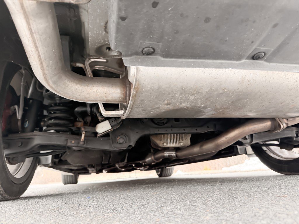 Used 2011 Hyundai Genesis 3.8 image 28