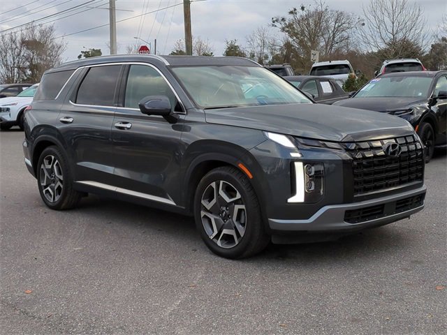 Used 2023 Hyundai Palisade Limited w/ Cargo Package image 3
