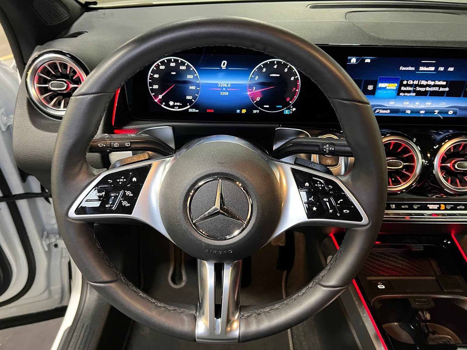 Used 2026 Mercedes-Benz GLB 250 4MATIC image 28