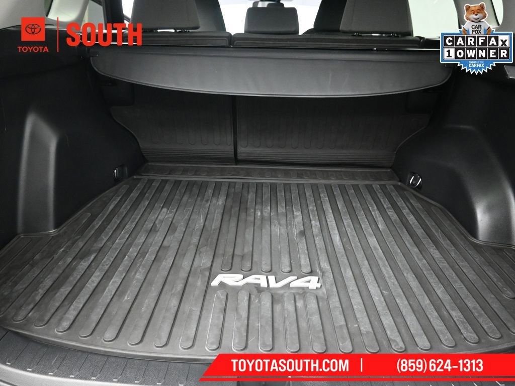 Used 2021 Toyota RAV4 XLE w/ Convenience Package image 24