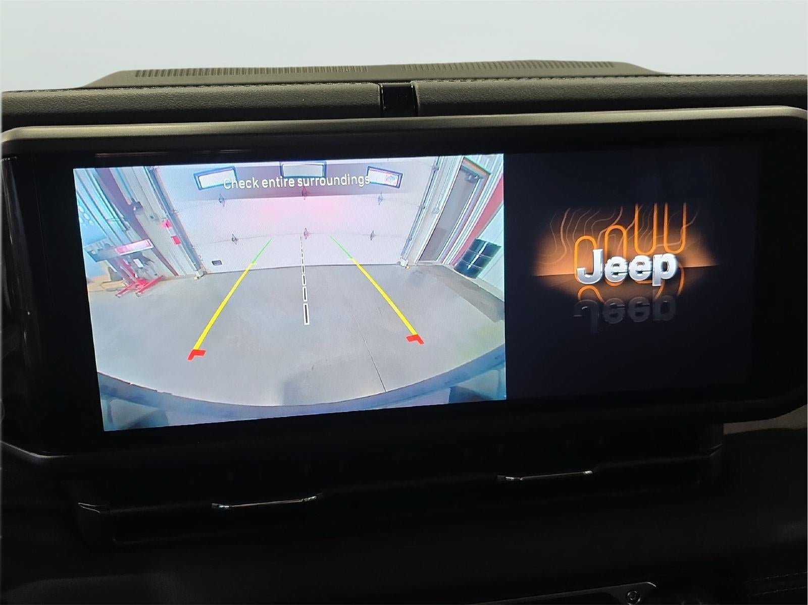 Used 2025 Jeep Wrangler Unlimited Sahara AWD/4WD image 17