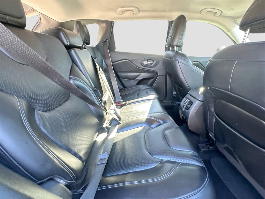 Used 2021 Jeep Cherokee Latitude Lux w/ Comfort/Convenience Group image 25