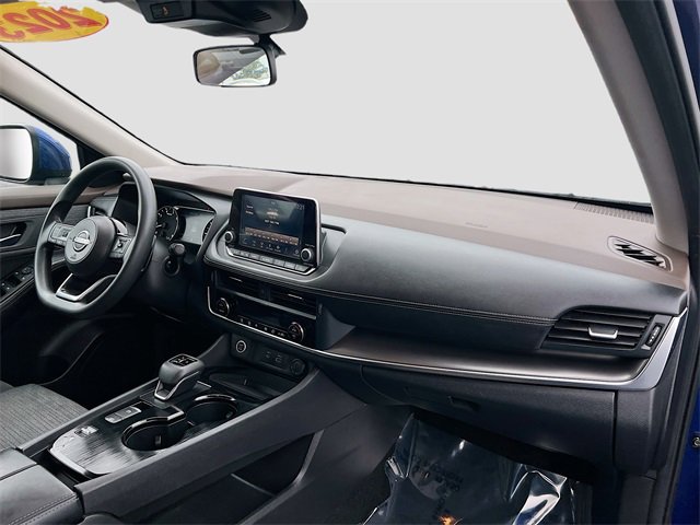 Used 2023 Nissan Rogue SV image 27