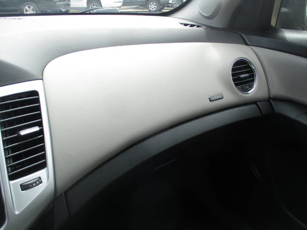 Used 2016 Chevrolet Cruze LS FWD image 24