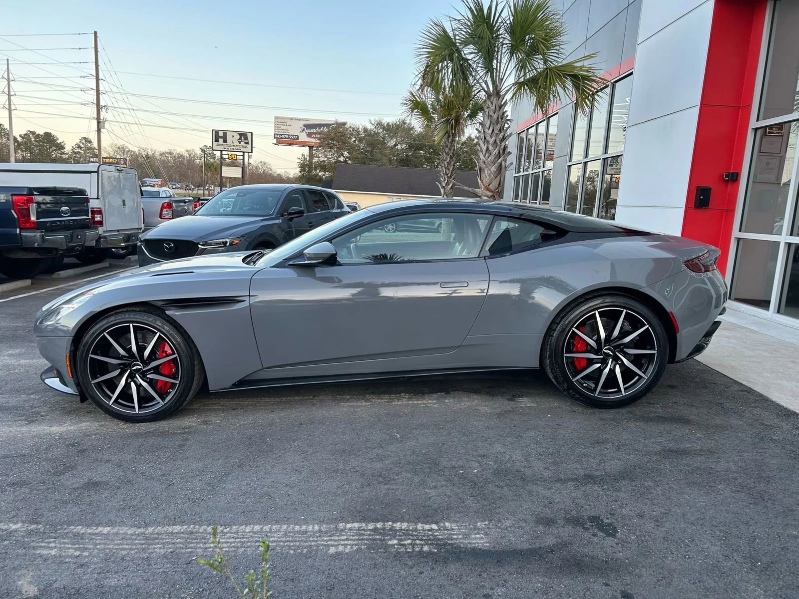 Used 2020 Aston Martin DB11 Coupe image 7