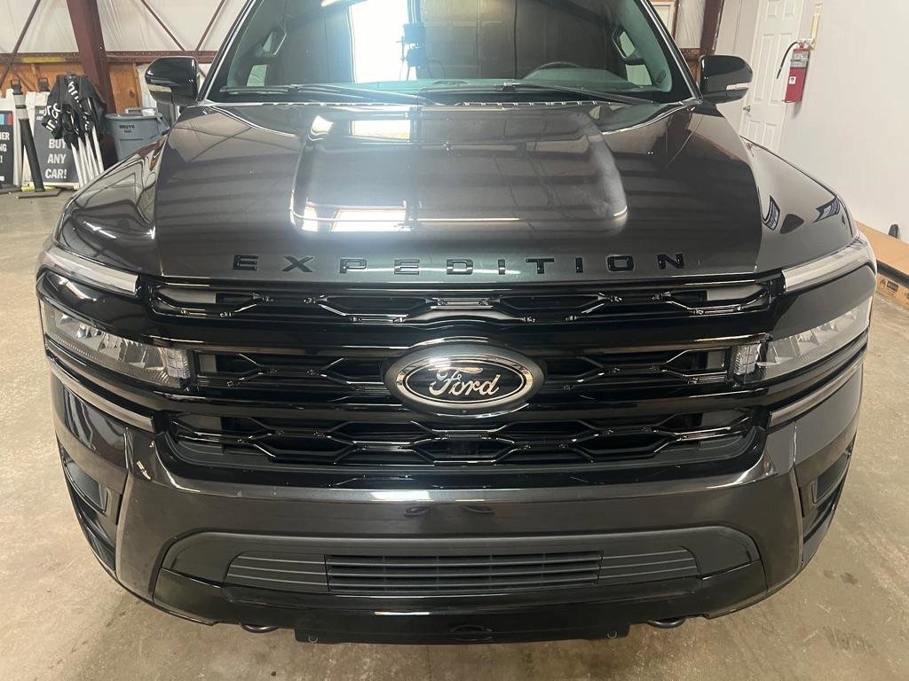 Used 2023 Ford Expedition Limited AWD/4WD image 12