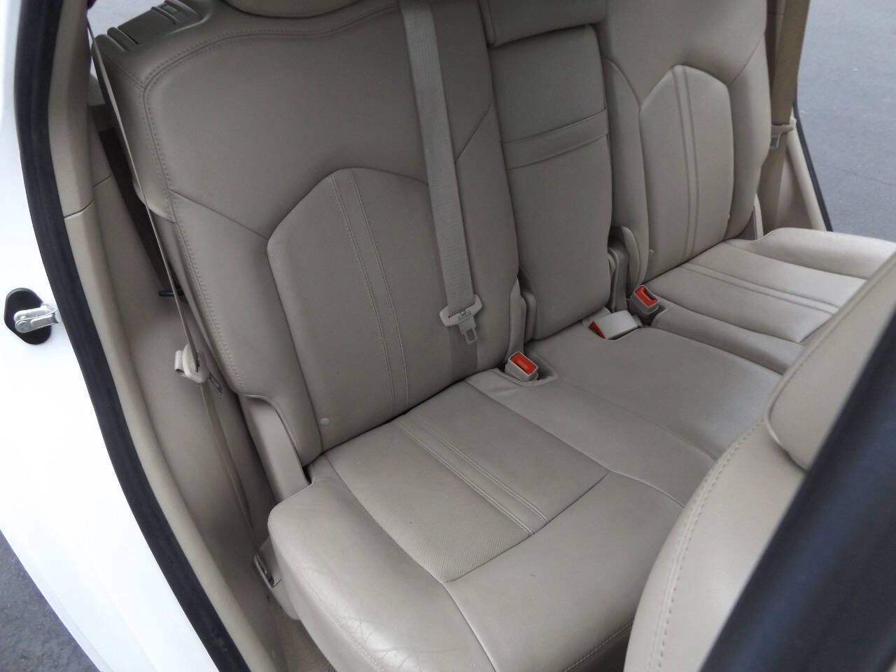 Used 2012 Cadillac SRX Luxury image 25