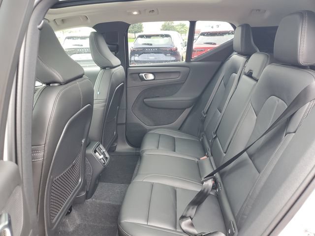 New 2026 Volvo XC40 B5 Plus w/ Protection Package Premier AWD/4WD image 15