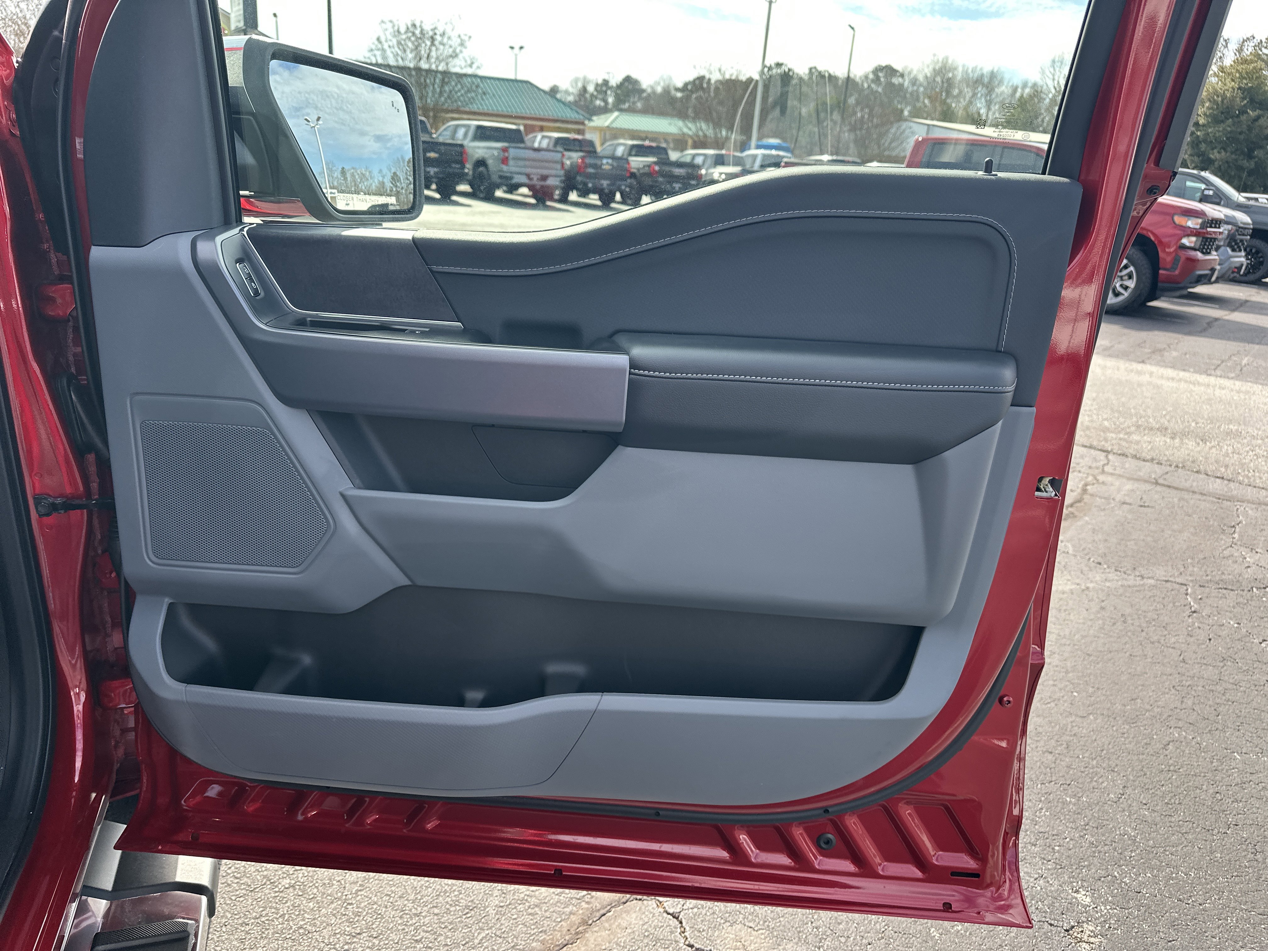 Used 2025 Ford F150 XLT w/ Equipment Group 302A MID image 15