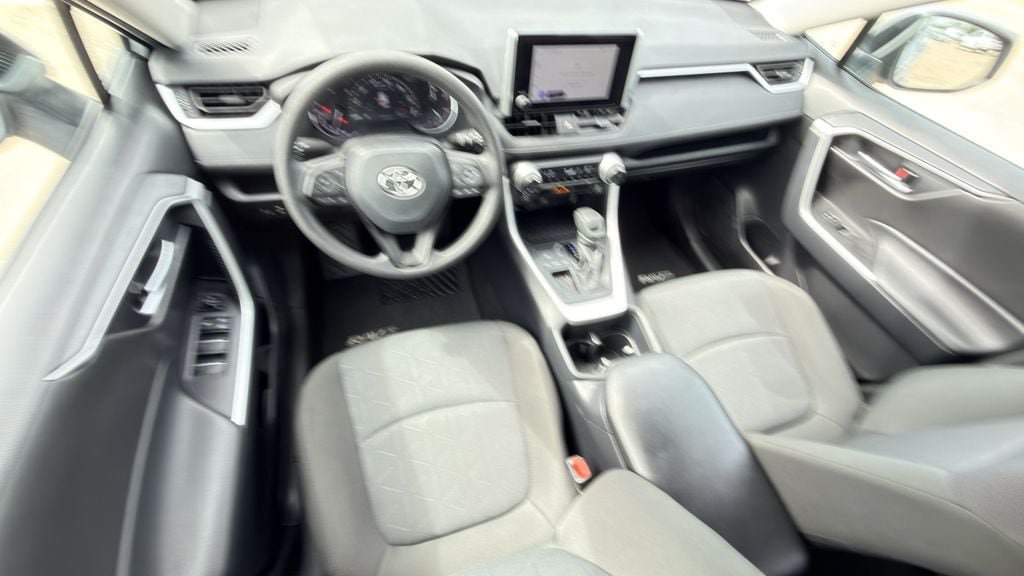 Used 2025 Toyota RAV4 XLE FWD image 12