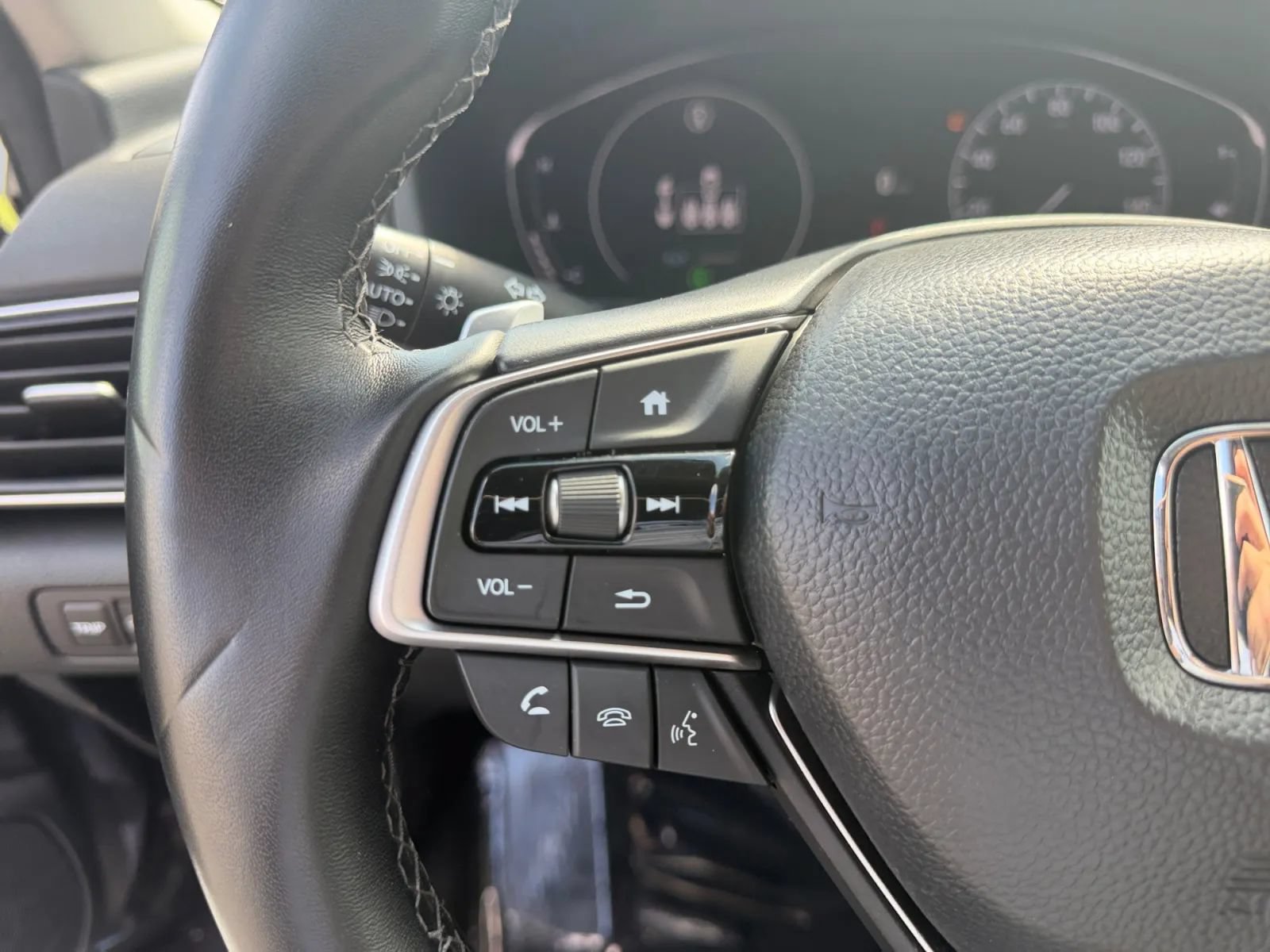 Used 2022 Honda Accord LX image 22