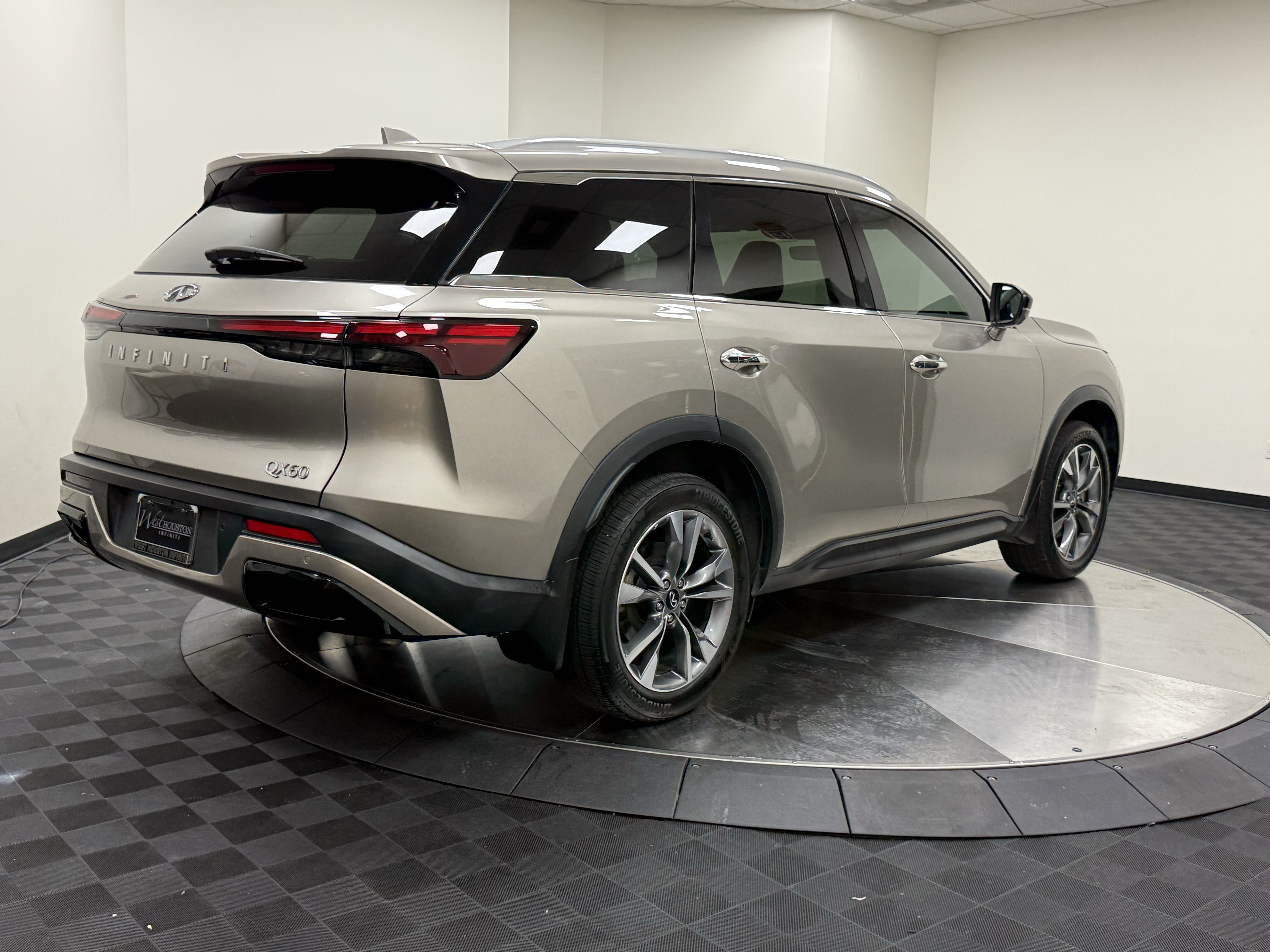 Certified 2024 INFINITI QX60 Luxe FWD image 7