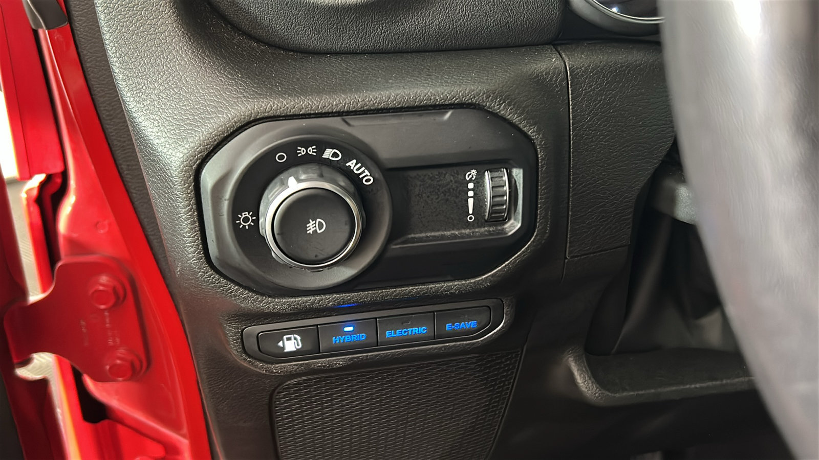 Used 2023 Jeep Wrangler Unlimited Sahara w/ Cold Weather Group AWD/4WD image 23