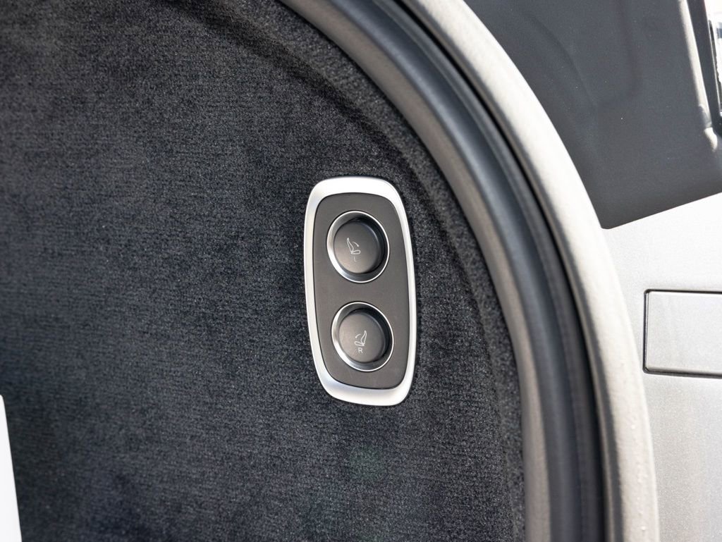 New 2026 Aston Martin DBX 707 image 52