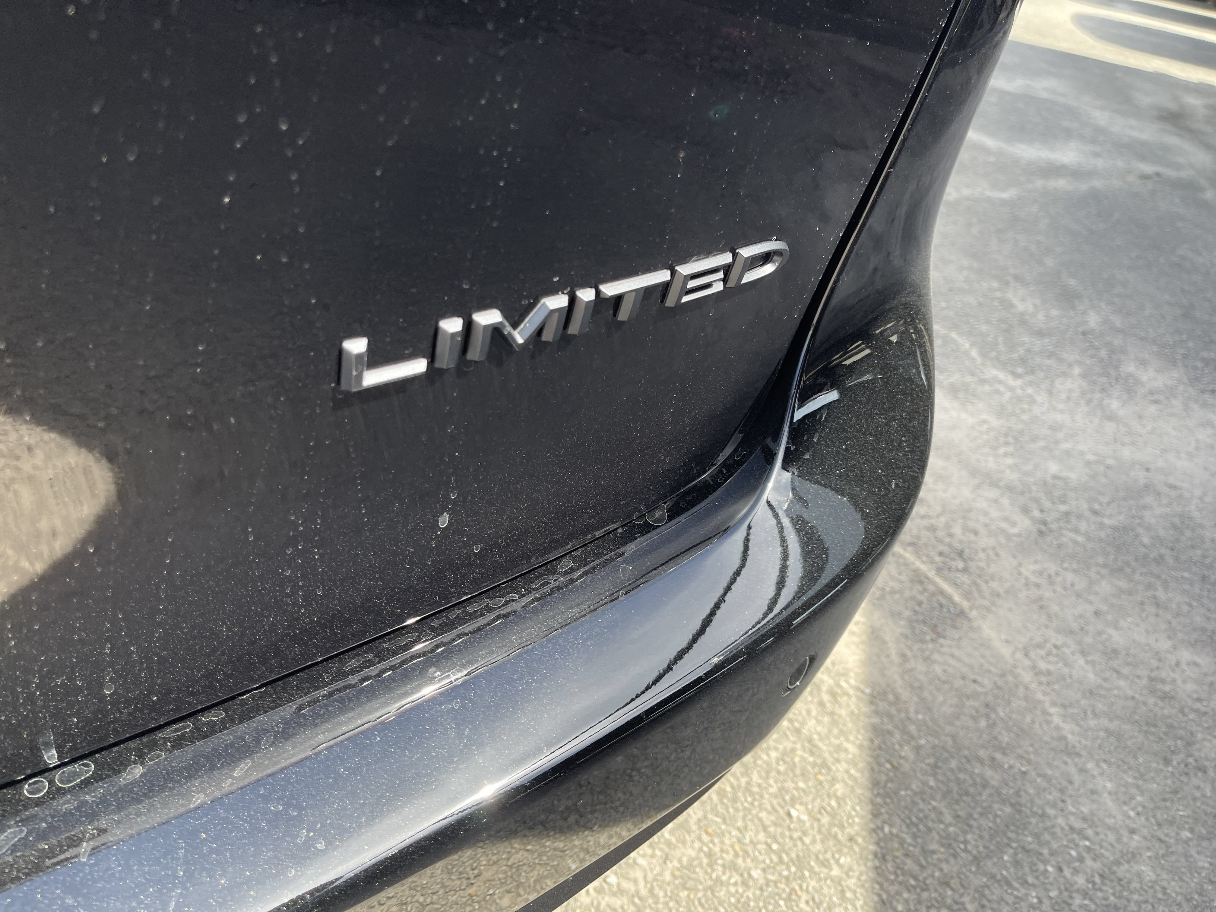 New 2025 Chrysler Pacifica Limited FWD image 11