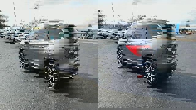 Used 2019 Honda Pilot Touring image 6