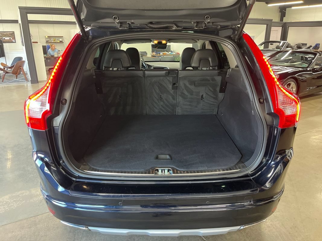 Used 2017 Volvo XC60 T5 Inscription w/ Preferred Option Package FWD image 50