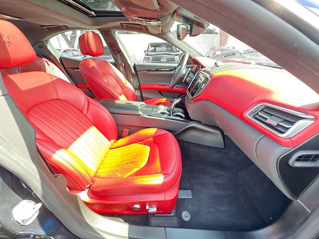 Used 2023 Maserati Ghibli Modena RWD image 30