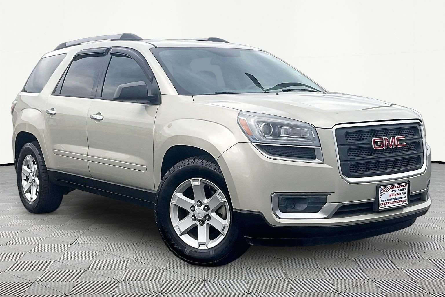 Used 2013 GMC Acadia SLE image 1