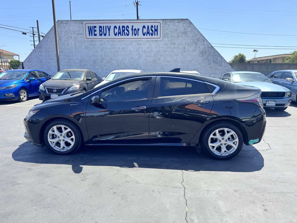 Used 2017 Chevrolet Volt Premier w/ Driver Confidence II Package FWD image 14