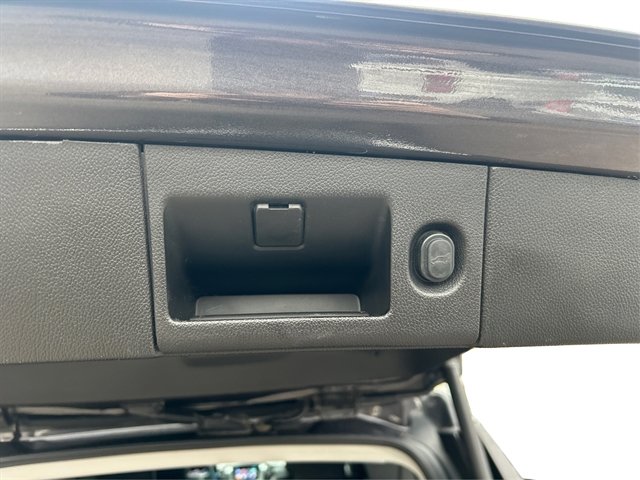 Used 2017 Chevrolet Suburban Premier image 20